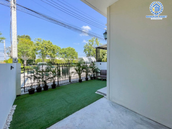 *****ทาวน์เฮ้าส์มือสองย่านสมุทรปราการ ม.พฤกษาวิลล์ บางนา-เอแบค บนเนื้อที่ 16.1 ตร.ว. ฟังก์ชัน 2 ห้องนอน 2 ห้องน้ำ 1 ที่จอดรถ วิวหน้าบ้านเป็นสวน บนทำเลเดินทางสะดวก เชื่อมต่อถนนบางนา-ตราด เข้าเมืองสะดวก ใกล้จุดขึ้นลงทางด่วน "บางนา" และ "เซ็นทรัลบางนา"